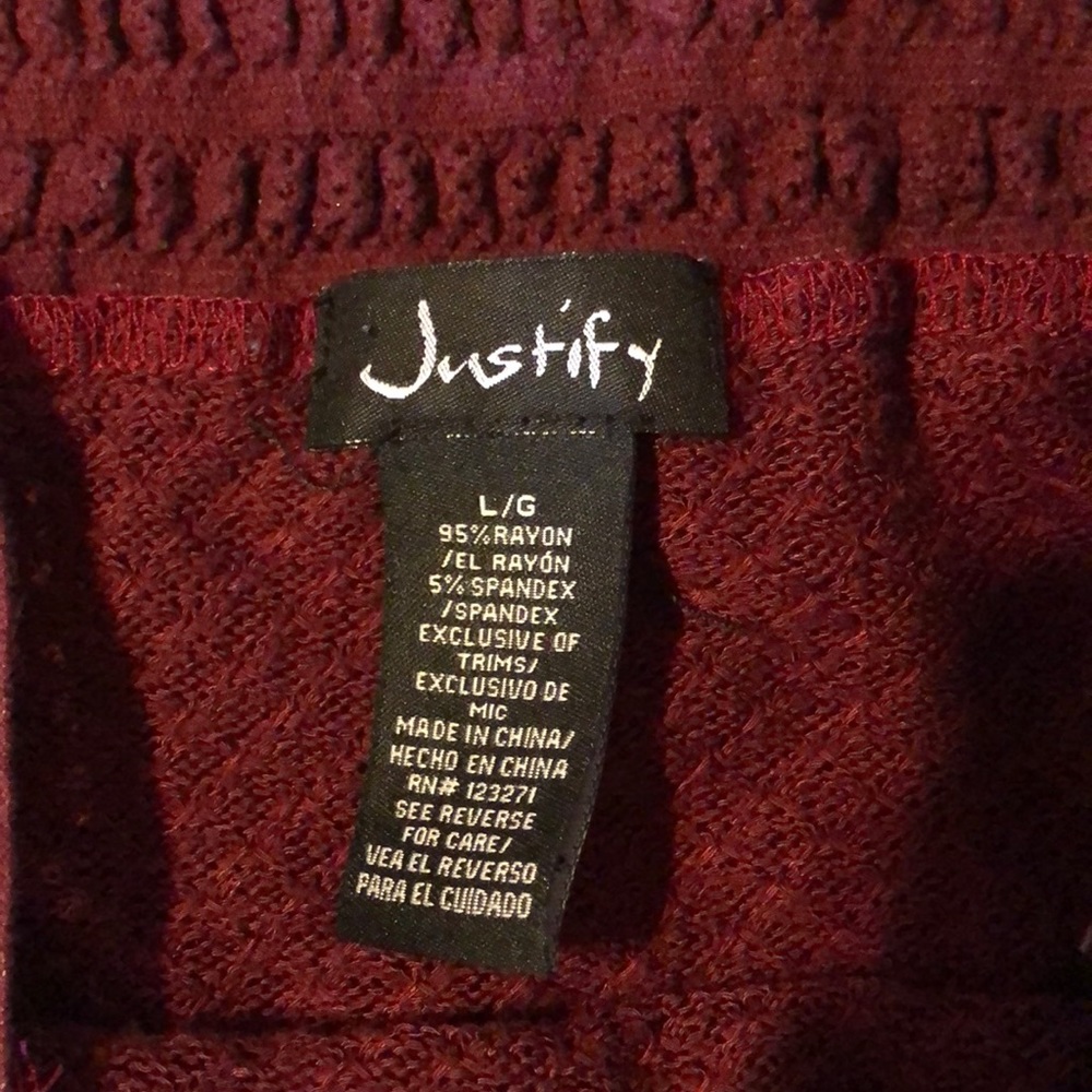 Size Large Maroon off the shoulder shirt